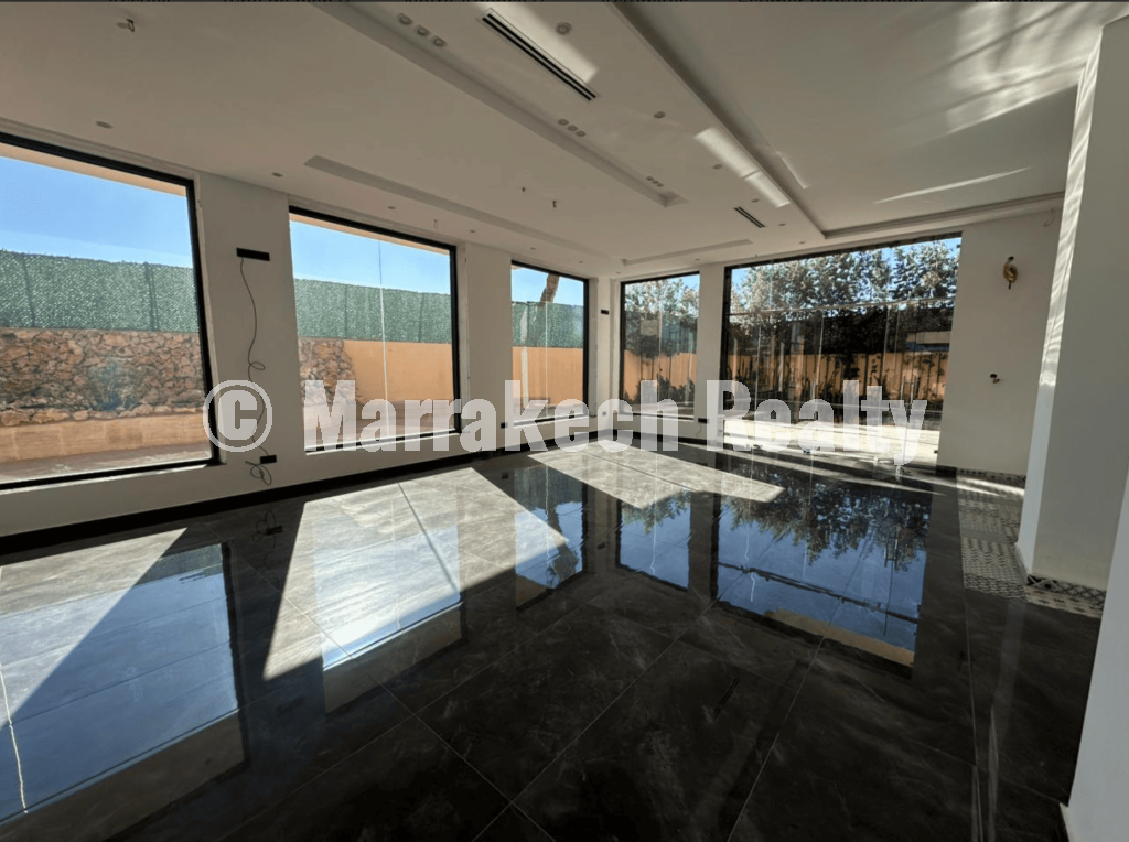 Café-Restaurant à Vendre à Targa Marrakech – Complexe hôtelier | Emplacement stratégique