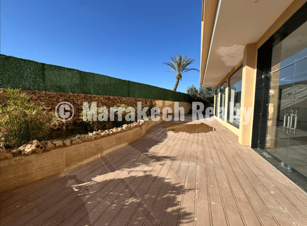 Café-Restaurant à Vendre à Targa Marrakech – Complexe hôtelier | Emplacement stratégique