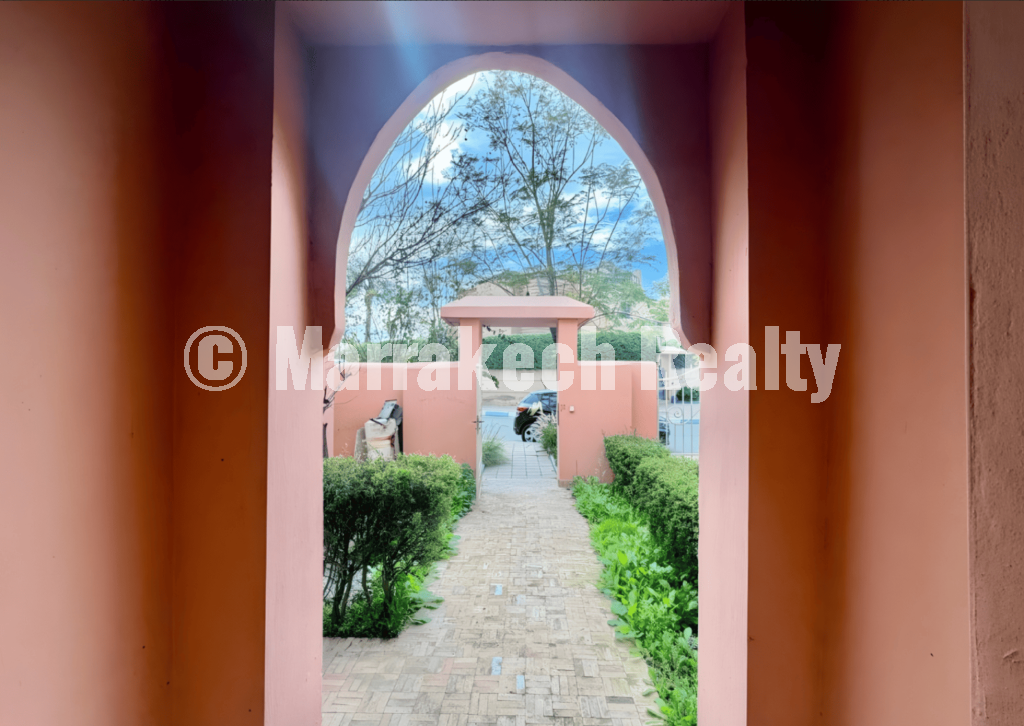 Family villa with fireplace – Quiet and secure neighborhood