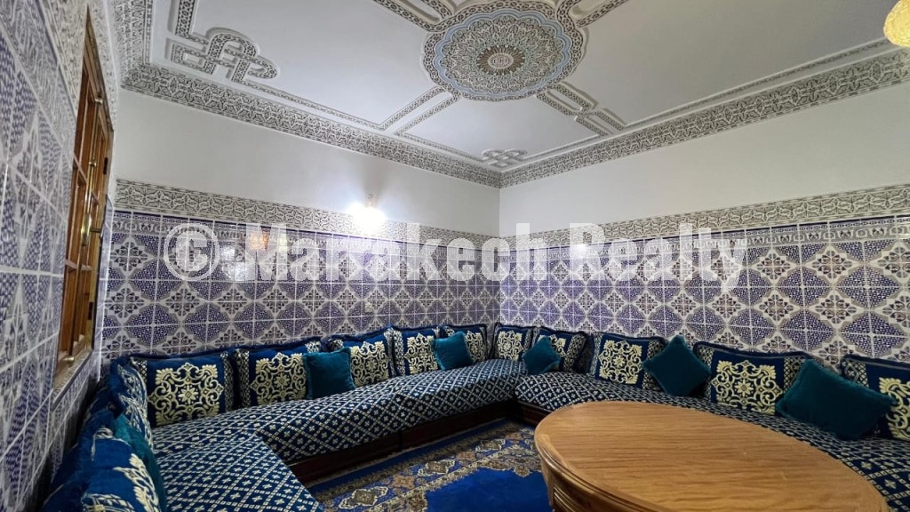 Maison Traditionnelle R+3 à Vendre – Fort Potentiel Riad