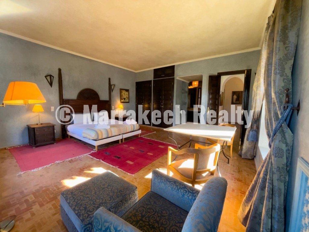 Villa Riad de Prestige à Louer route de Tahanaout
