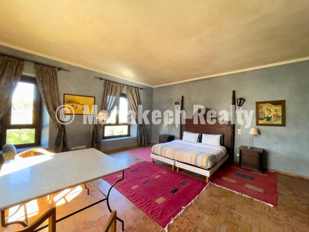 Villa Riad de Prestige à Louer route de Tahanaout
