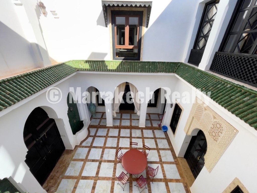 Villa Riad de Prestige à Louer route de Tahanaout