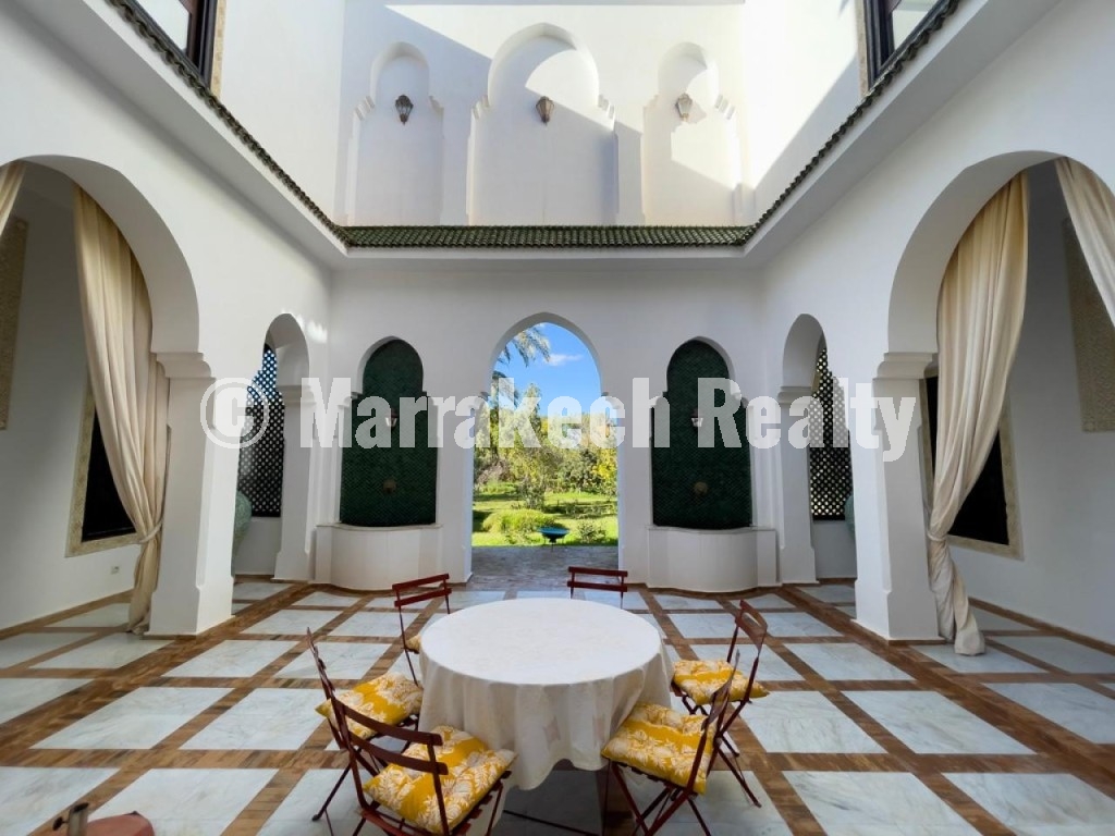 Villa Riad de Prestige à Louer route de Tahanaout