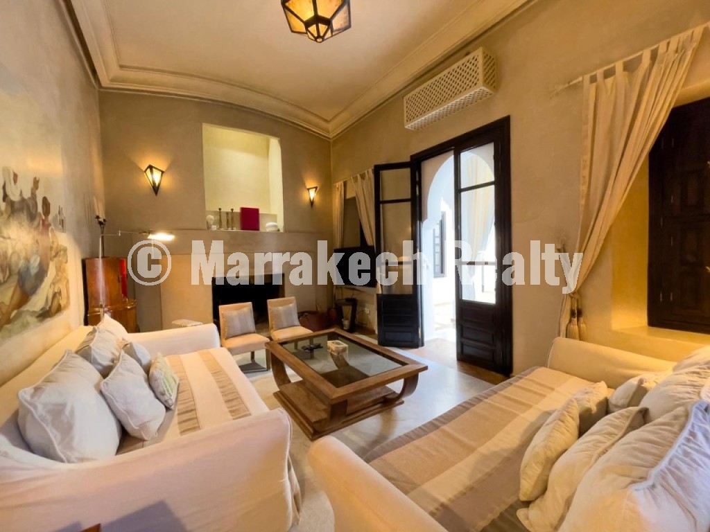 Villa Riad de Prestige à Louer route de Tahanaout