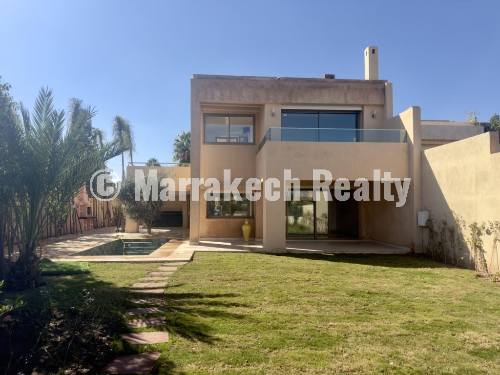 Villa 3 chambres 3 façades à vendre à Prestigia