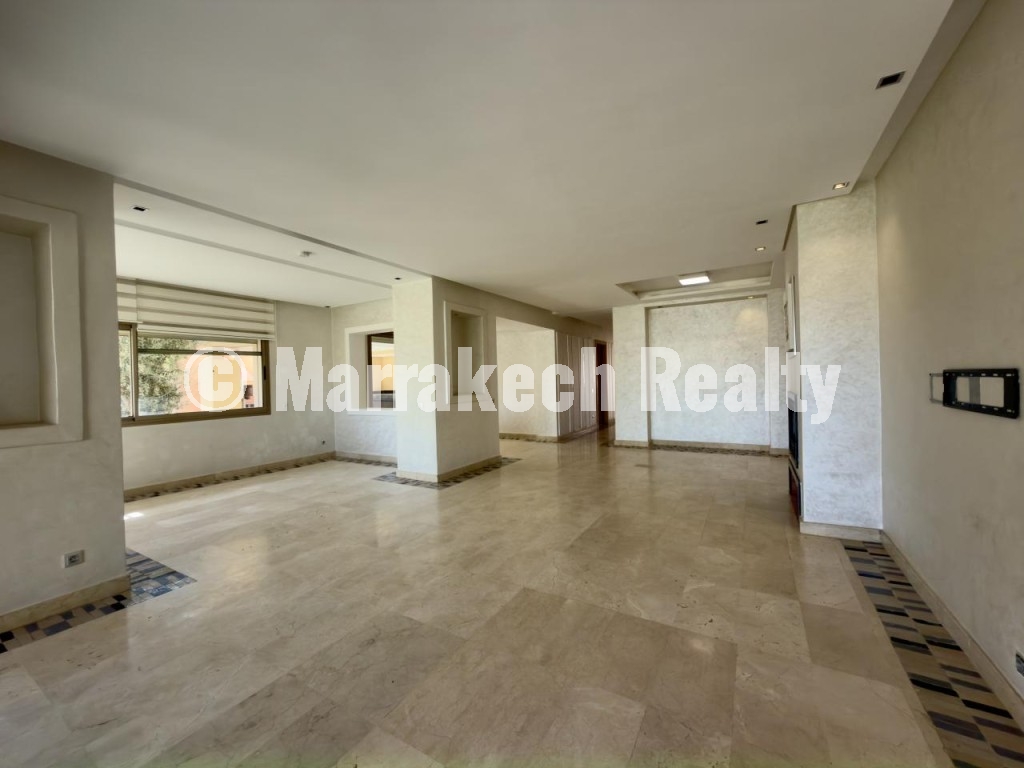 Villa 3 chambres 3 façades à vendre à Prestigia