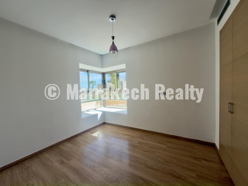 Villa 3 chambres 3 façades à vendre à Prestigia