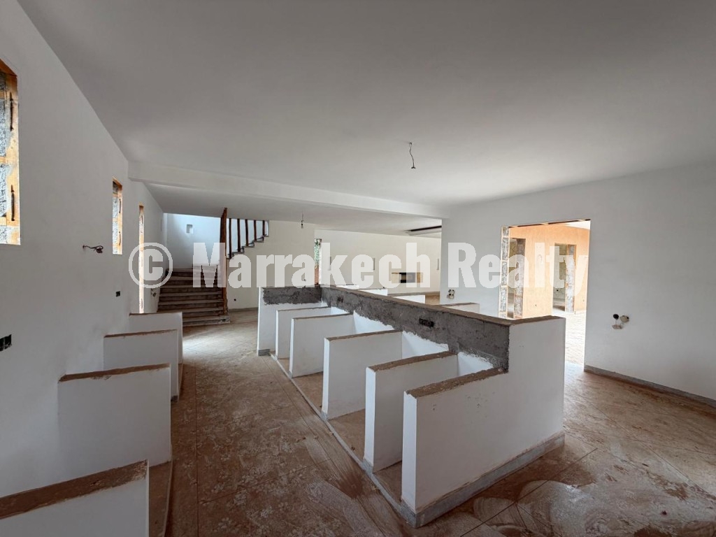 Villa Semi-Finie à Vendre – Route de Fès