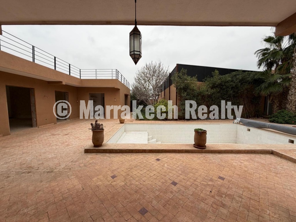Villa Semi-Finie à Vendre – Route de Fès