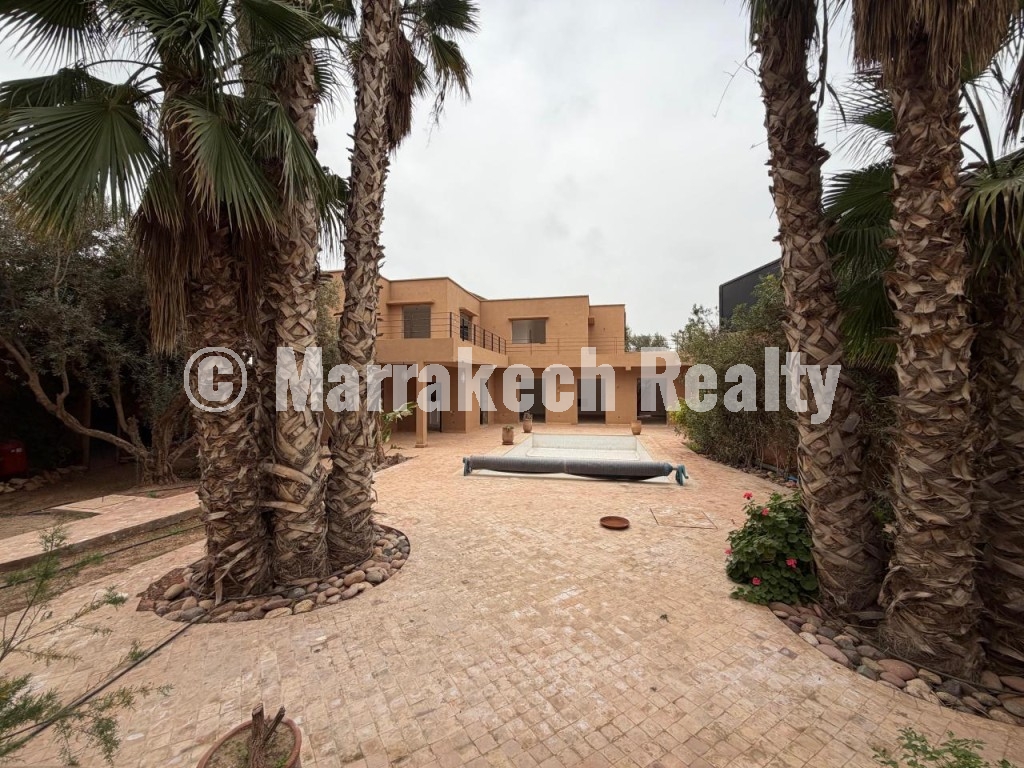 Villa Semi-Finie à Vendre – Route de Fès