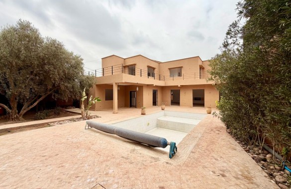 Villa Semi-Finie à Vendre – Route de Fès