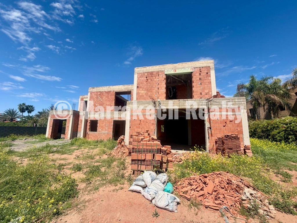 Villa Semi-Finie de Prestige à Vendre – Atlas Nakhil