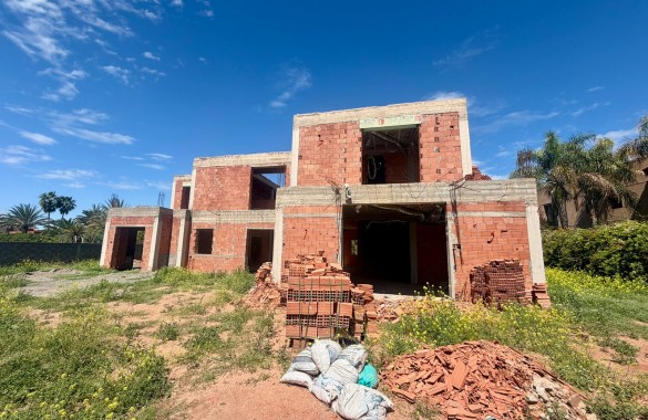 Villa Semi-Finie de Prestige à Vendre – Atlas Nakhil