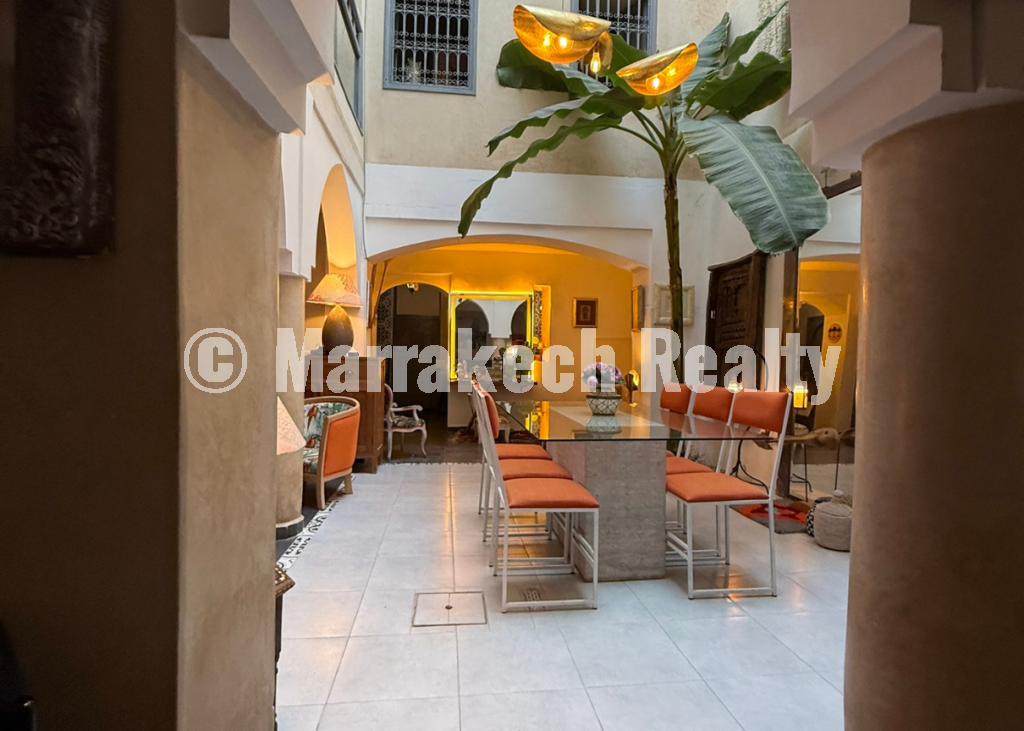 Riad de Charme à Vendre au Cœur de Quartier Kennaria