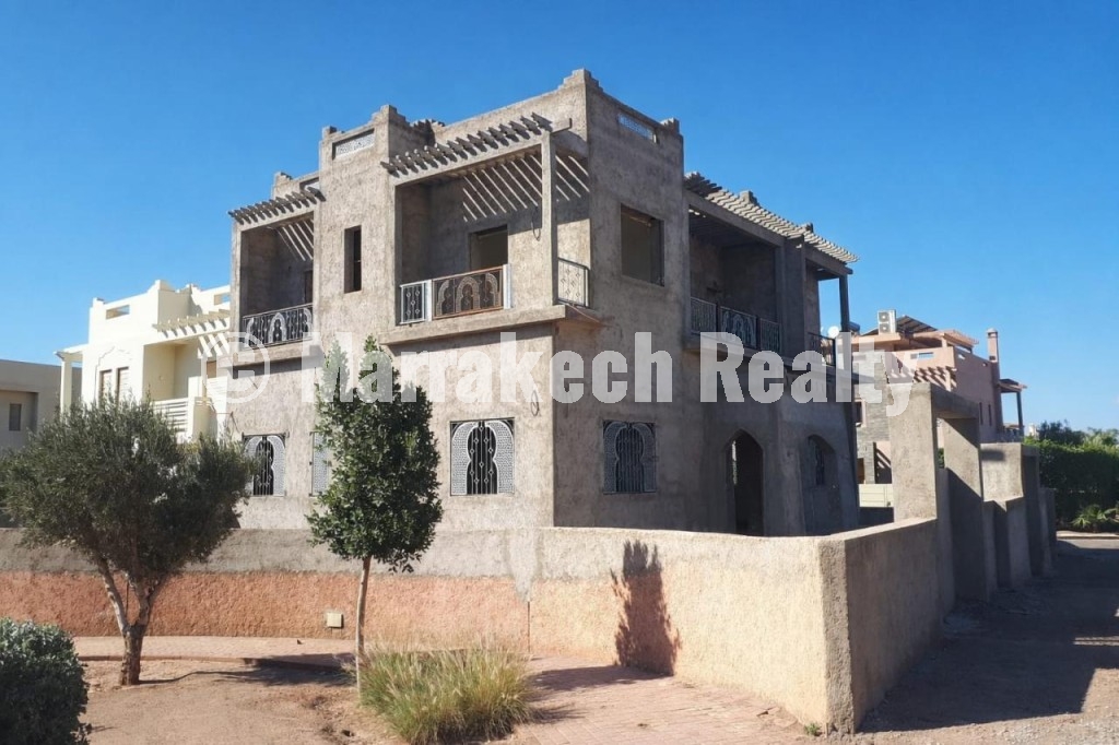 For Sale – Semi-Finished Villa – 5 Bedrooms