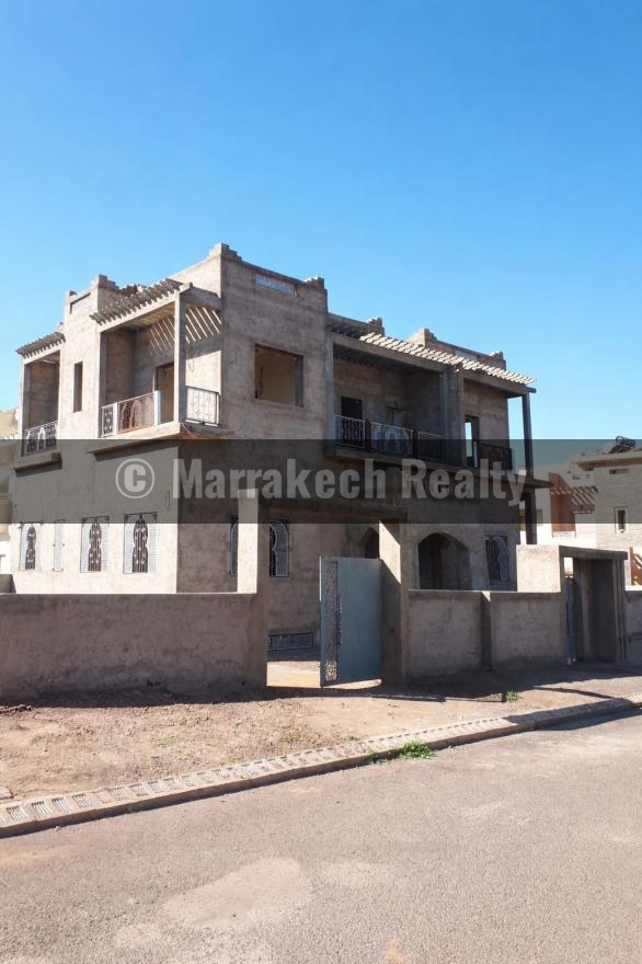 For Sale – Semi-Finished Villa – 5 Bedrooms