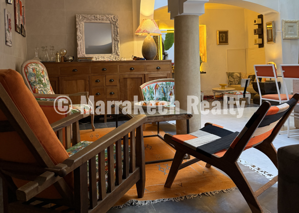 Riad de Charme à Vendre au Cœur de Quartier Kennaria