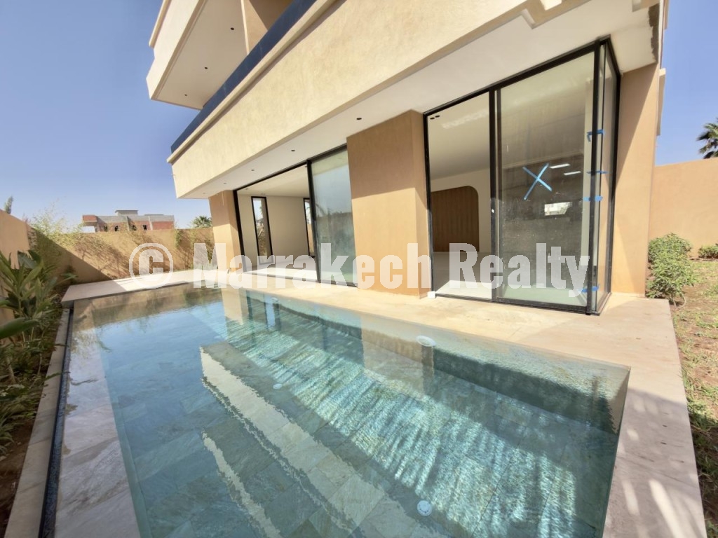 Magnifique Villa de 5 Suites à Louer – MYSK