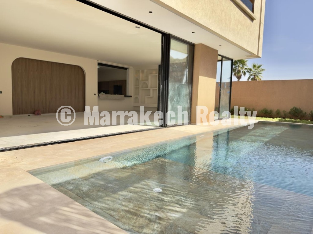 Magnifique Villa de 5 Suites à Louer – MYSK