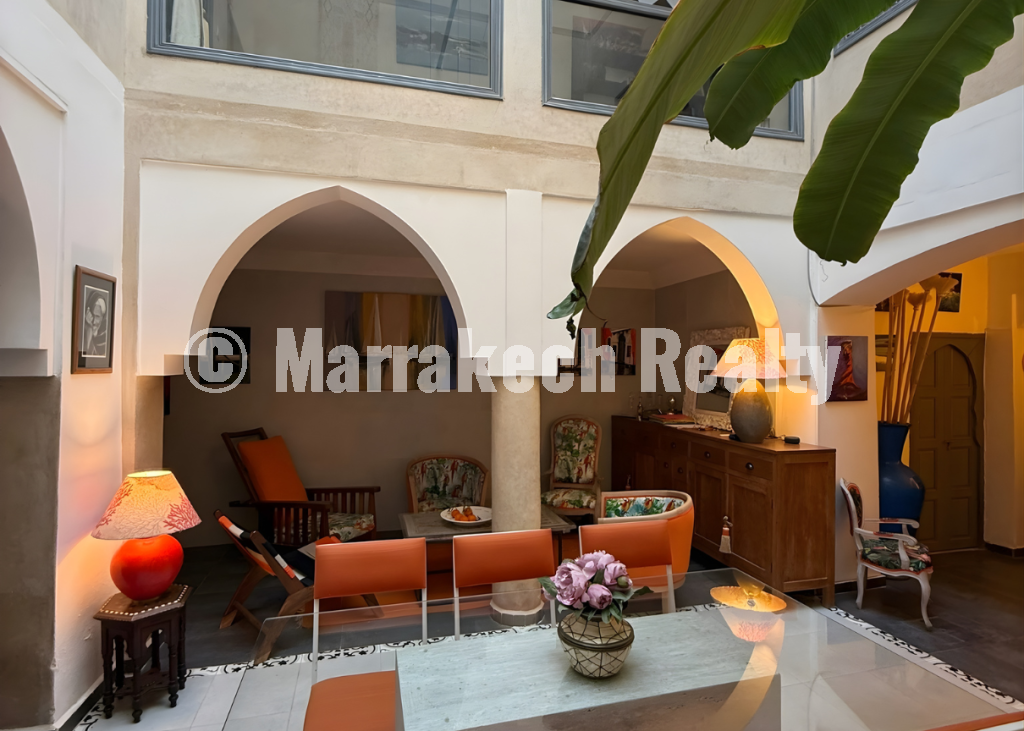 Riad de Charme à Vendre au Cœur de Quartier Kennaria