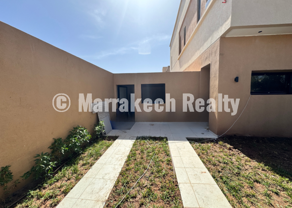 Magnifique Villa de 5 Suites à Louer – MYSK