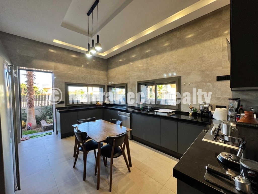 Villa MEUBLEE 4 suites à vendre 1ère ligne de Golf