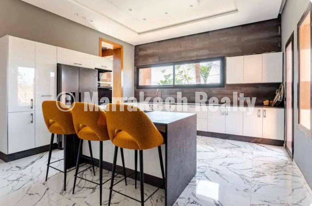 Magnifique Villa 5 suites à Vendre sur la route de Fès