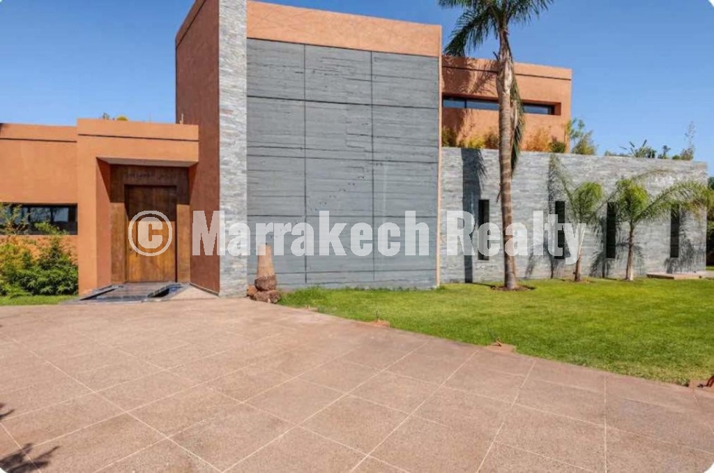 Magnifique Villa 5 suites à Vendre sur la route de Fès