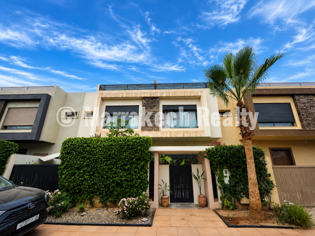 Villa 4 suites avec piscine chauffée à vendre – Route d’Amizmiz