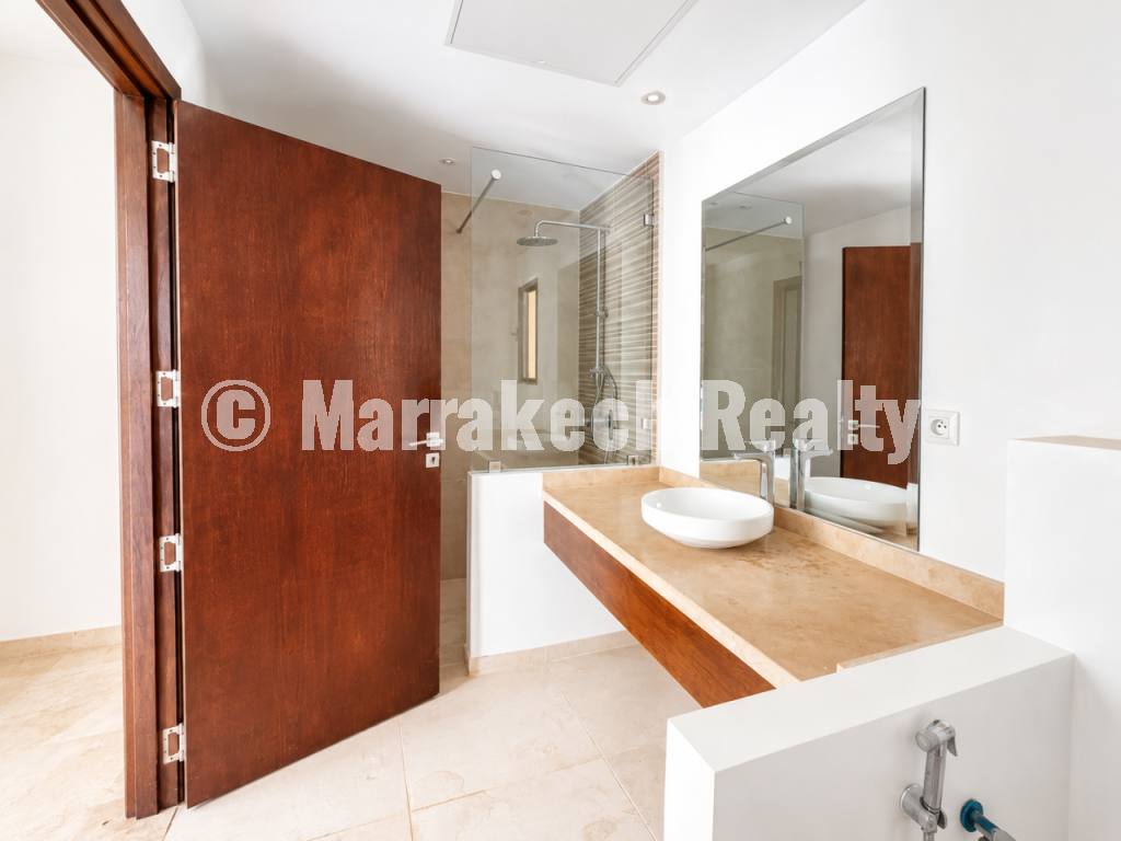 Luxury villa rental with pool on a golf resort in Marrakech
