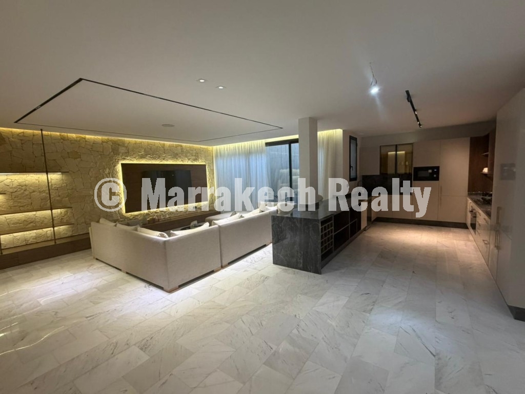 Villa 5 suites à vendre – Domaine golfique sécurisé Route de l’Ourika