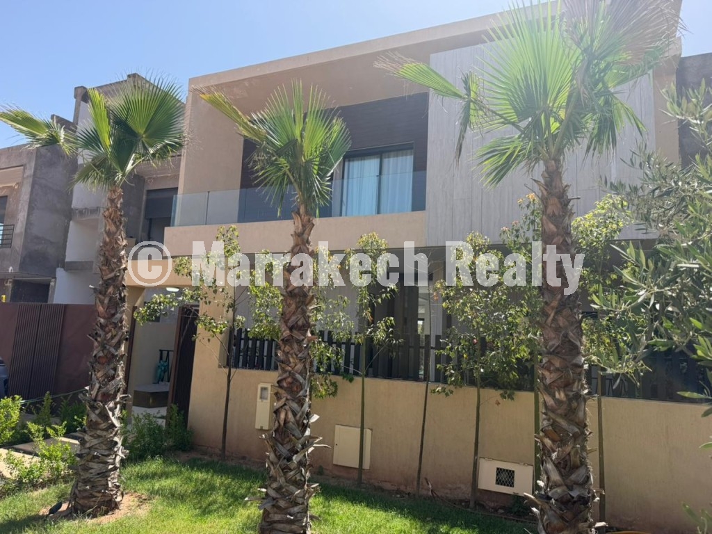 Villa 5 suites à vendre – Domaine golfique sécurisé Route de l’Ourika