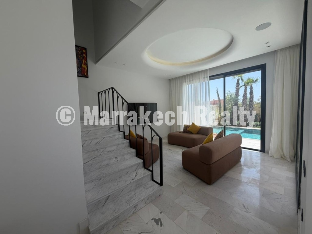 Villa 5 suites à vendre – Domaine golfique sécurisé Route de l’Ourika