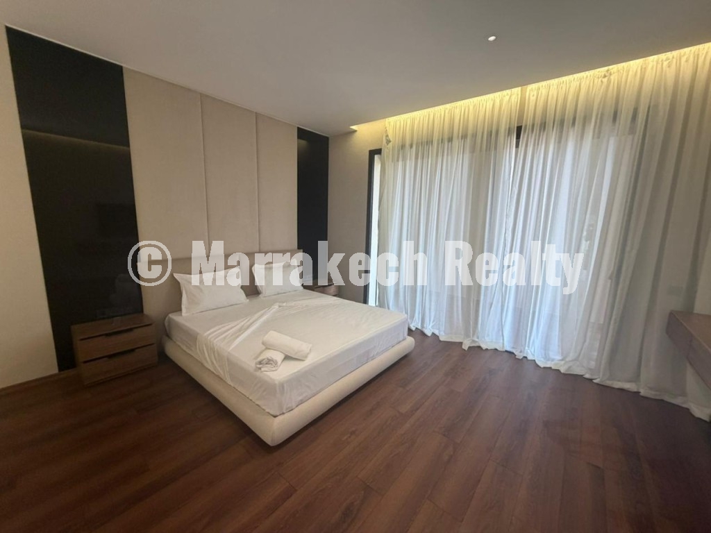 Villa 5 suites à vendre – Domaine golfique sécurisé Route de l’Ourika