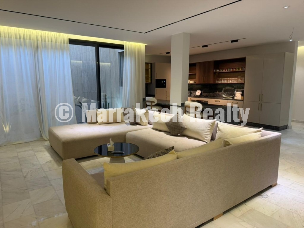 Villa 5 suites à vendre – Domaine golfique sécurisé Route de l’Ourika
