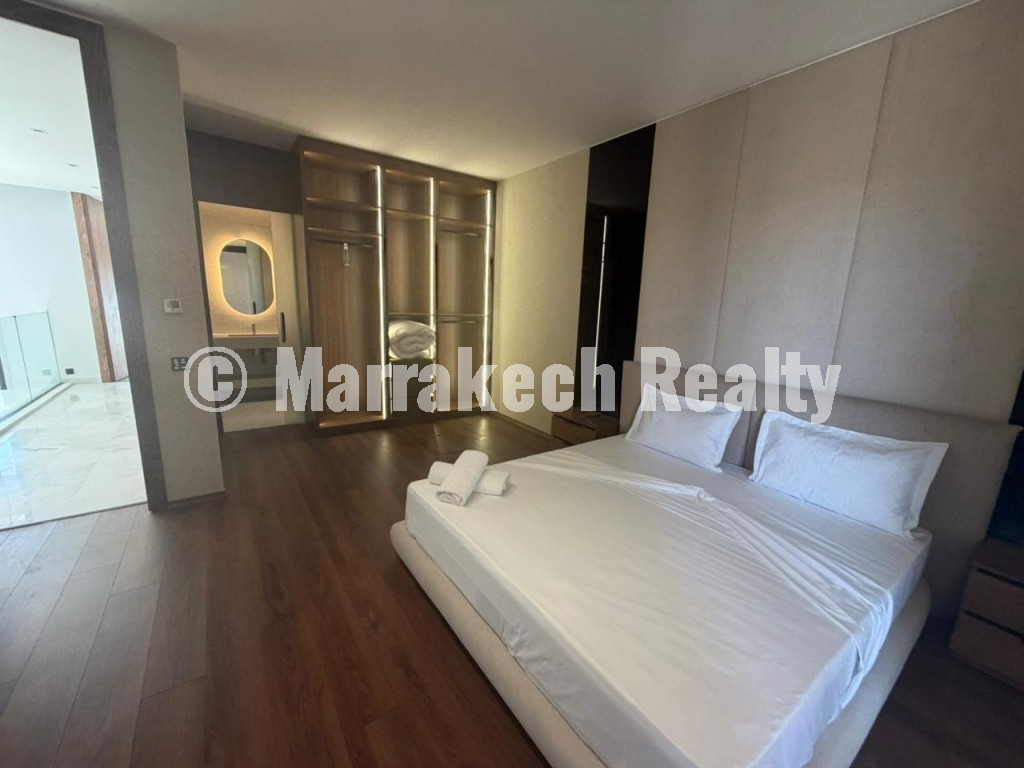 Villa 5 suites à vendre – Domaine golfique sécurisé Route de l’Ourika