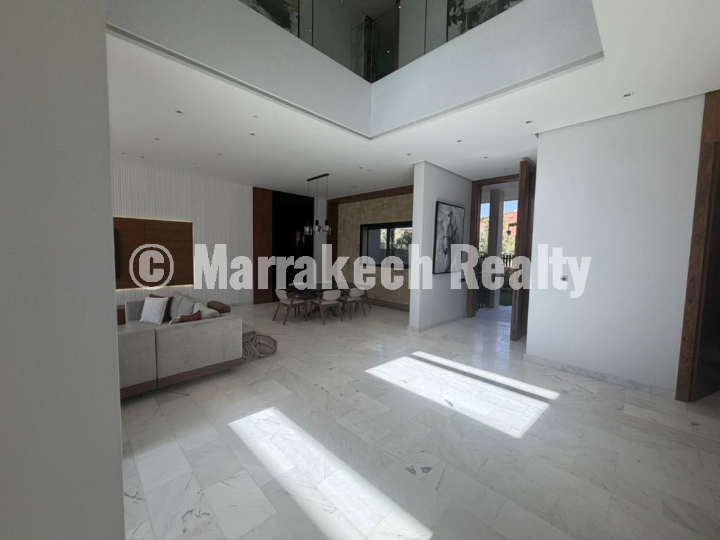 Villa 5 suites à vendre – Domaine golfique sécurisé Route de l’Ourika