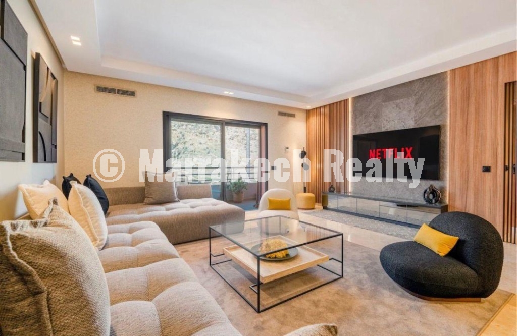 Apartment for sale behind Victor Hugo High School
