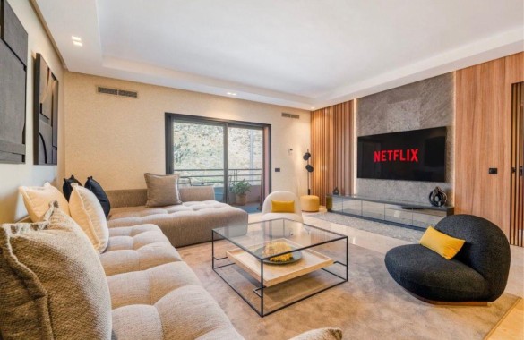 Apartment for sale behind Victor Hugo High School