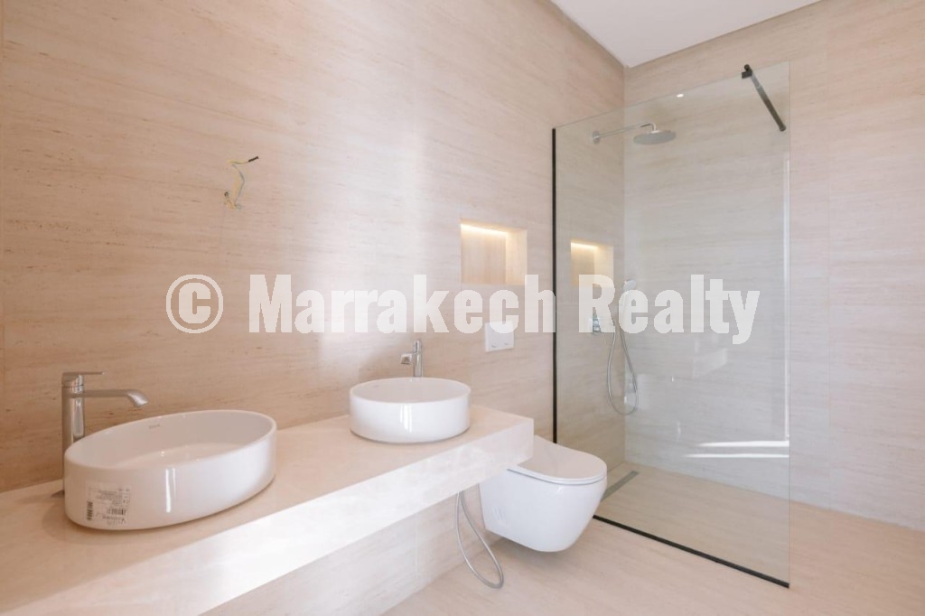 Contemporary 5-bedroom villa for sale in Akenza Golf