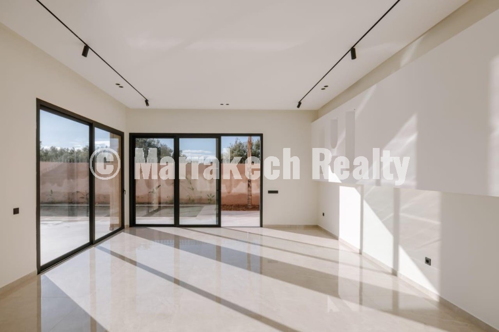 Contemporary 5-bedroom villa for sale in Akenza Golf