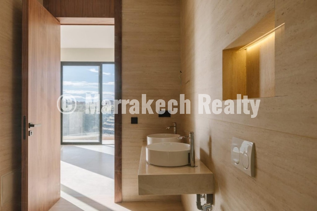 Contemporary 5-bedroom villa for sale in Akenza Golf