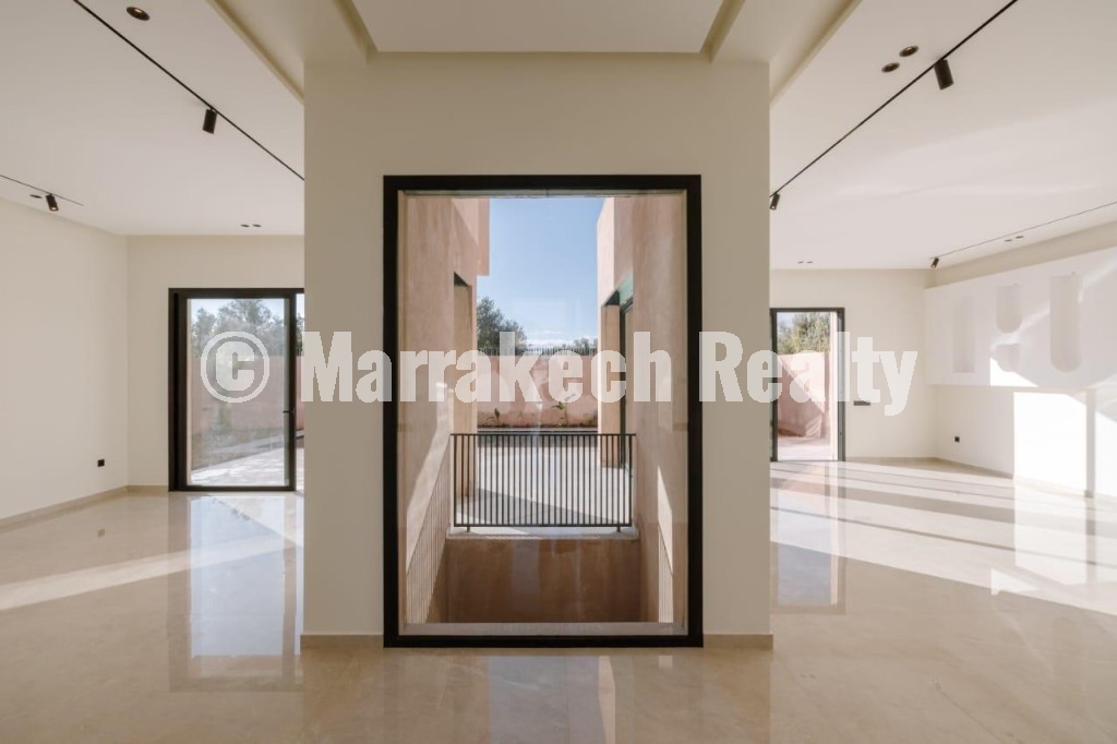 Contemporary 5-bedroom villa for sale in Akenza Golf