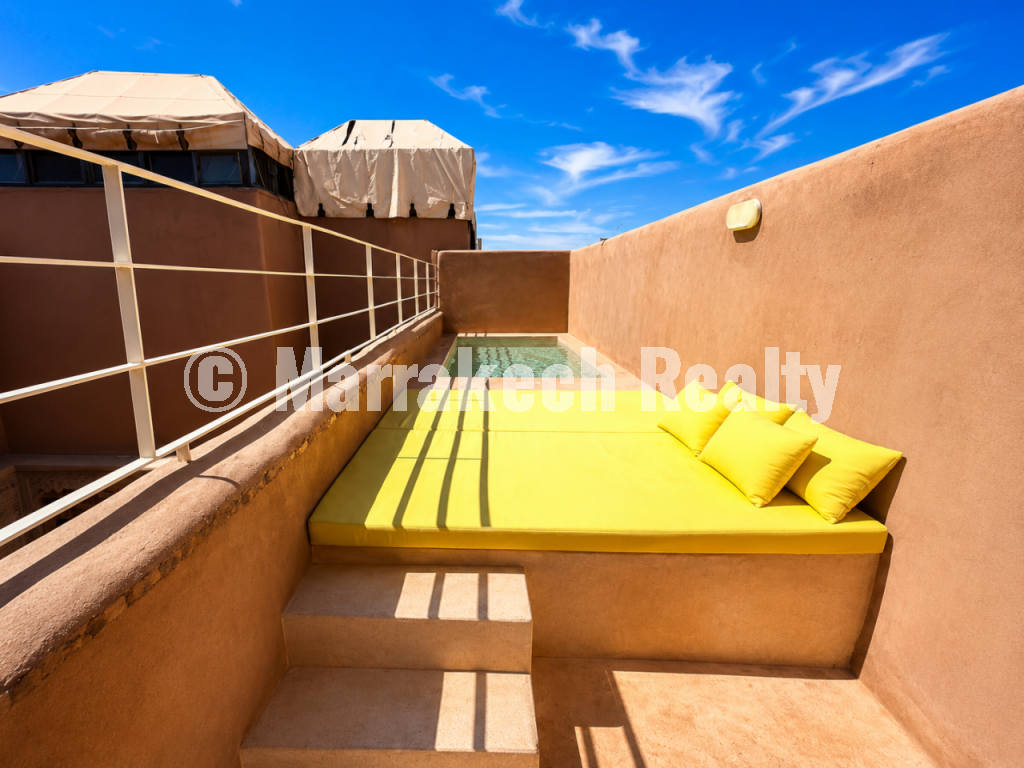 4-bedroom riad for sale in Kennaria near Jemaa El-Fna