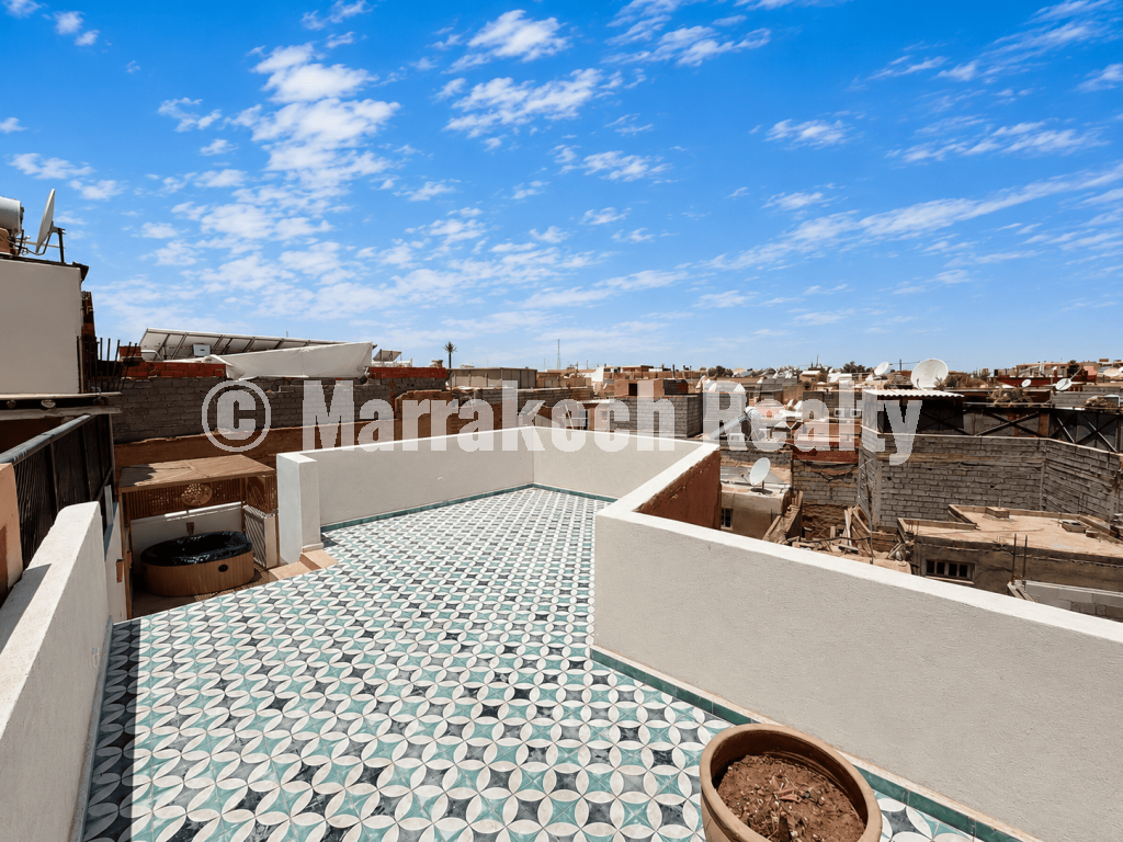 Riad TITRÉ de Charme à Vendre à Bab Doukkala – 3 chambres, jacuzzi et terrasse