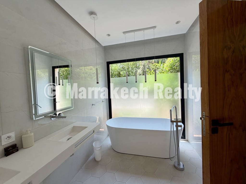 Villa de prestige 5 suites à louer avec piscine chauffée et hammam à Amelkis