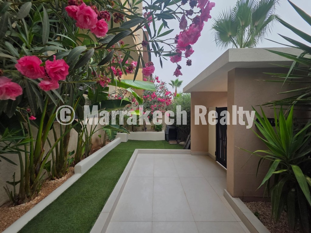 Villa 4 suites avec piscine chauffée à vendre – Route d’Amizmiz