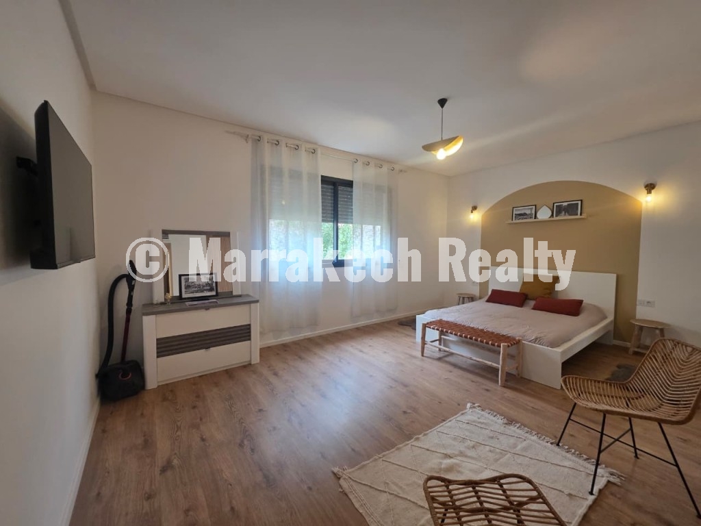 Villa 4 suites avec piscine chauffée à vendre – Route d’Amizmiz