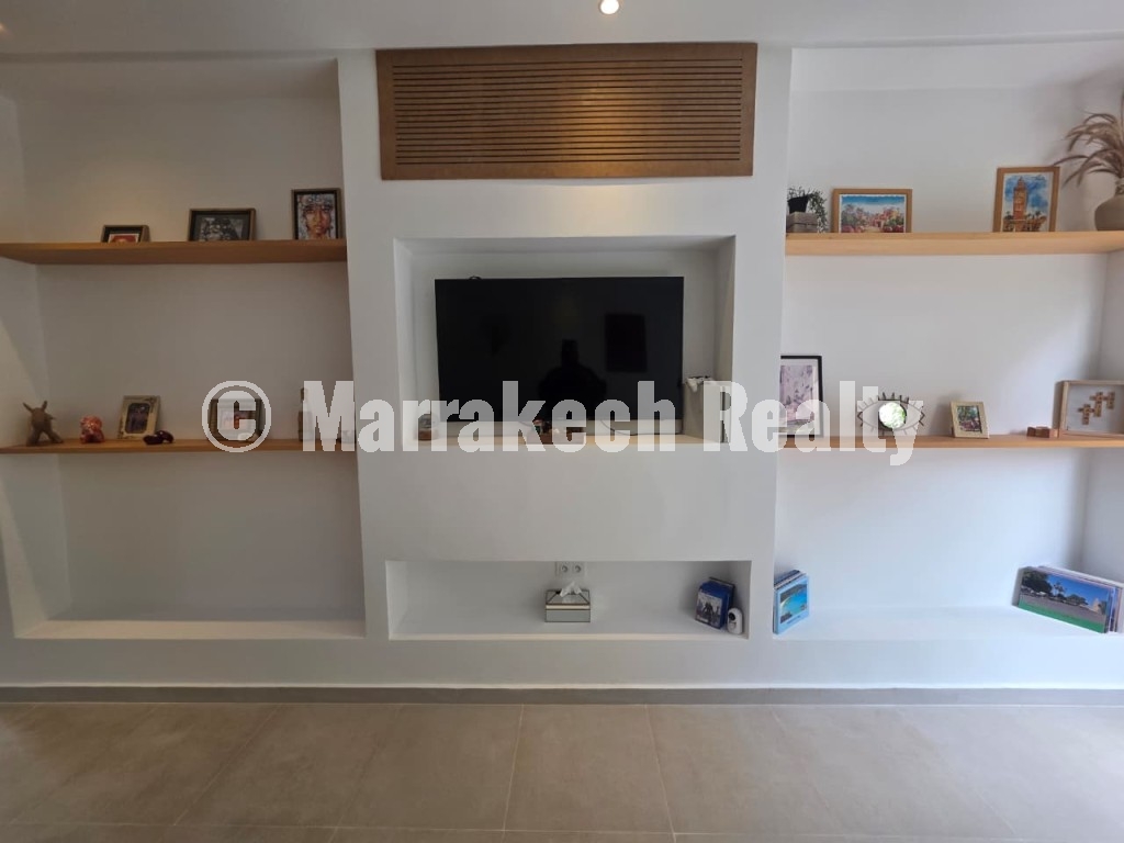 Villa 4 suites avec piscine chauffée à vendre – Route d’Amizmiz